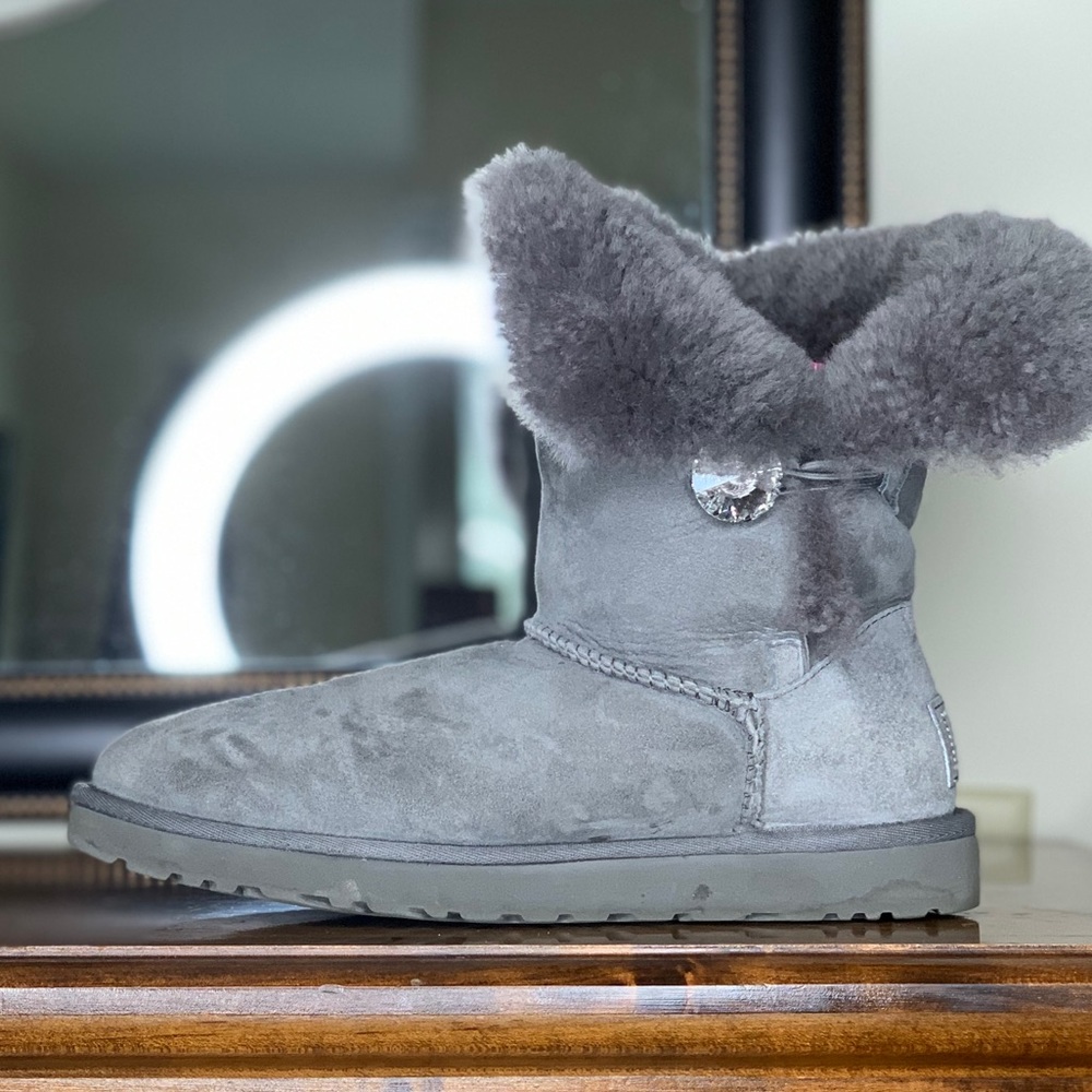 Grey uggs
